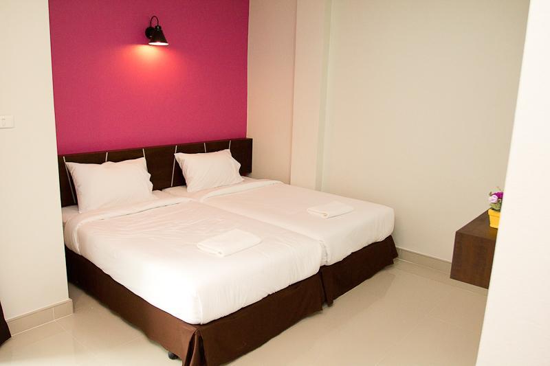 Centrino Hotel Surat Thani Exterior foto